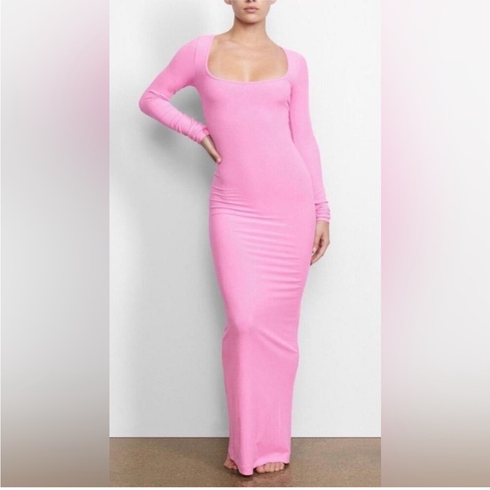 LAST CHANCE 💕Skims pink bubblegum dress~ limited edition